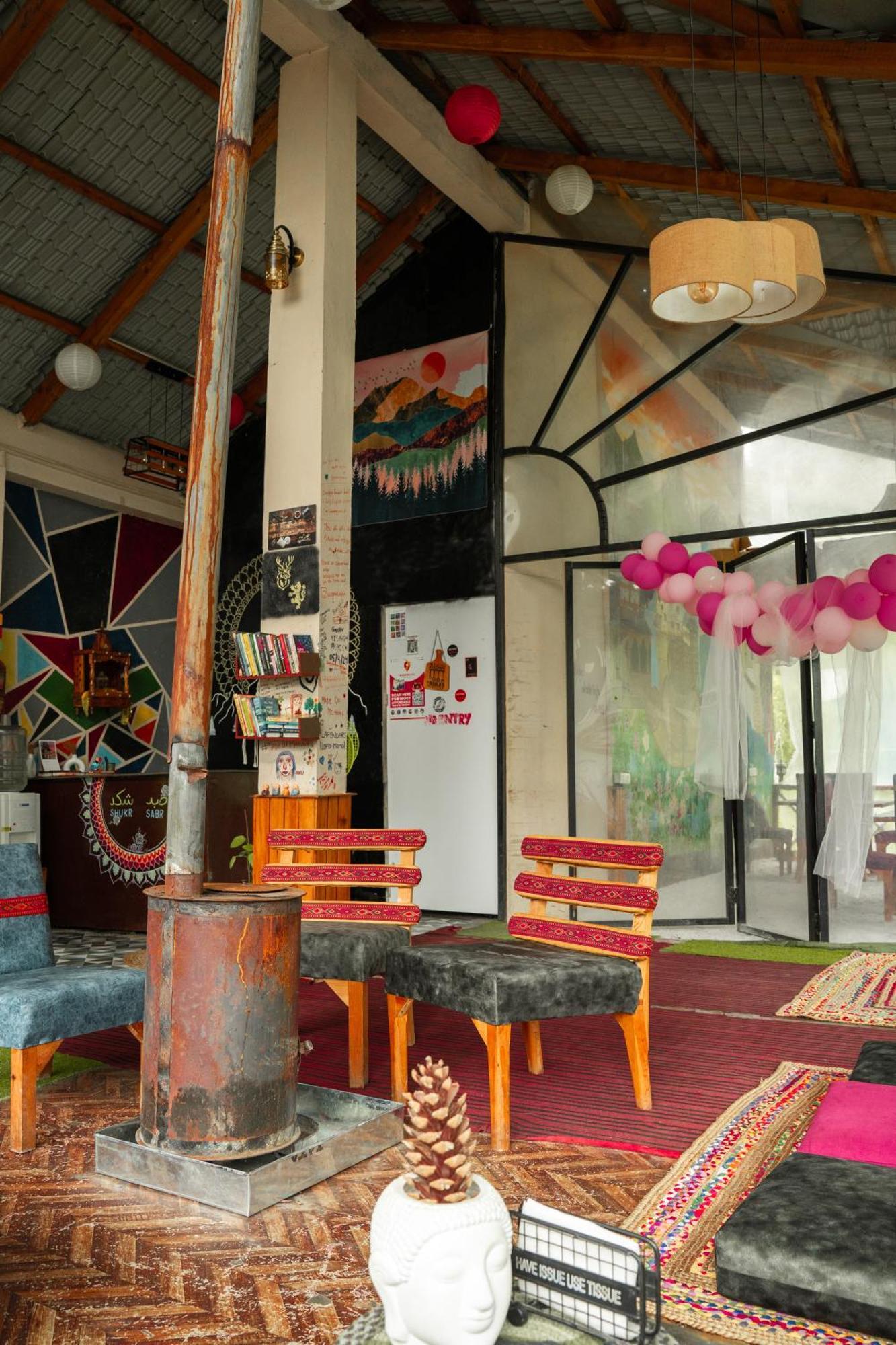 Thepahadians Food & Stay Jibhi Esterno foto